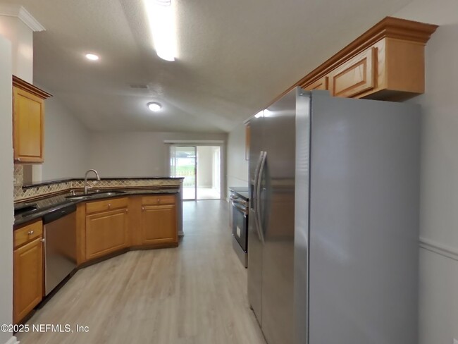 Photo - 1695 Northglen Cir