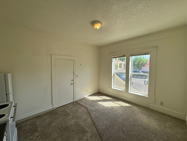 Photo - 309-361 NW Jackson Unidad 1