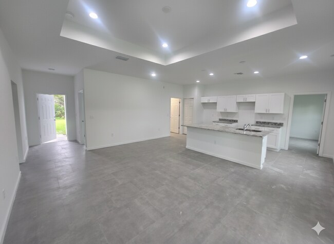 Photo - Large 3 Bedroom, 2 Bath + Den