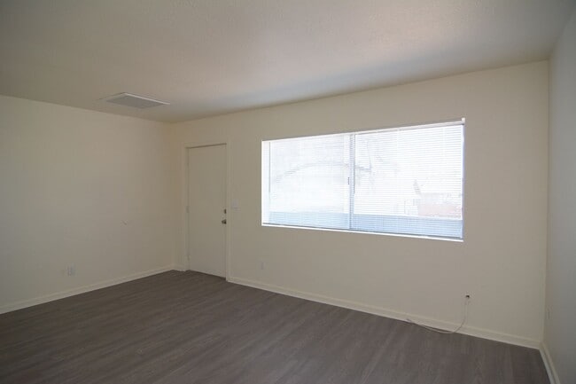 Photo - Remodeled 3 Bedroom 1 Bath Five-plex! Clos...