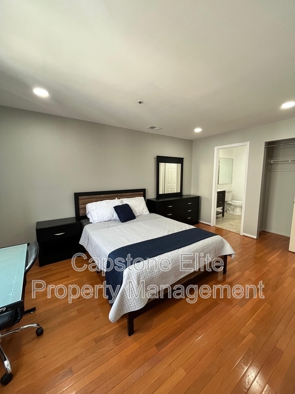 Photo - 30 Richmond St Unit 4 - Master Bedroom