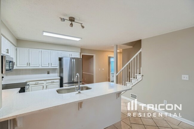 Photo - 100 Hillcrest Point