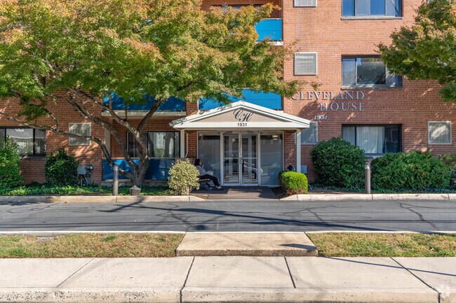 1931 N Cleveland St - Cleveland House