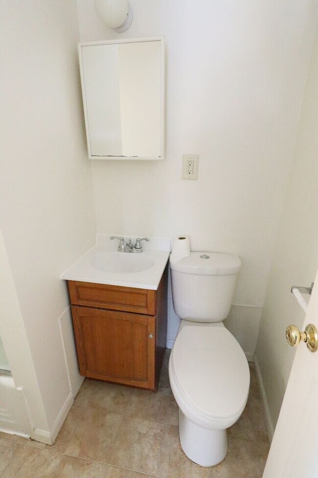 1323 S 9th St Unit 1323-D S 9th St