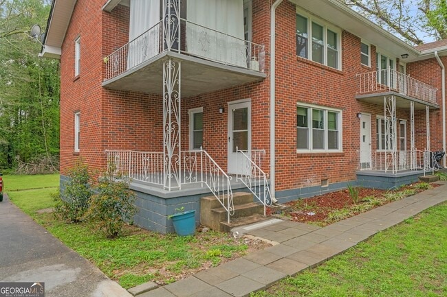 Building Photo - 147 Burnside St Unit 4