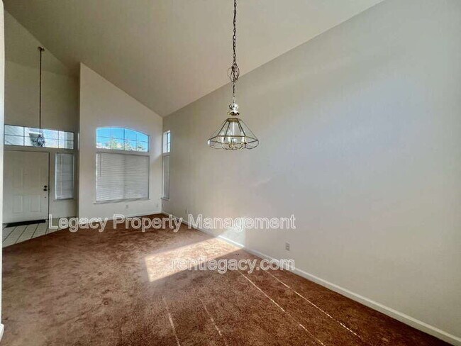 Photo - 2750 Parkview Terrace