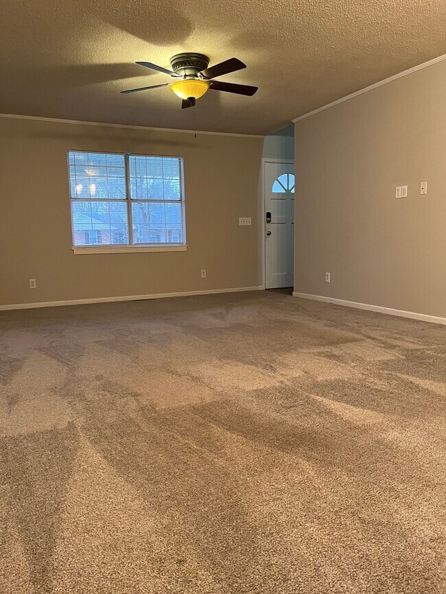 Photo - 800 Mountain View Ct