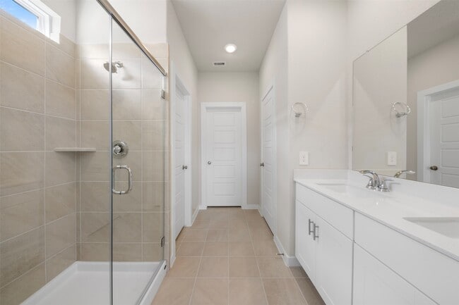 Building Photo - 251 Charles Rdg Dr