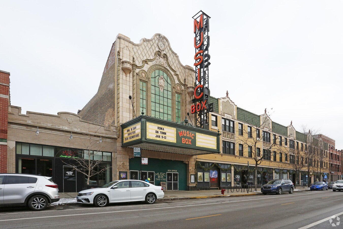 Photo - 3713-3733 N Southport Ave