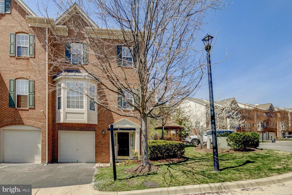 Photo - 401 Ashford Ln (Alexandria, VA)