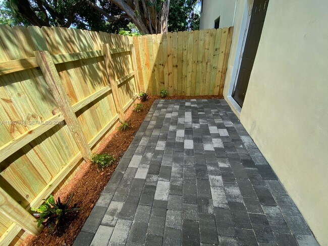 Photo - 615 NE 26th St Unit 2