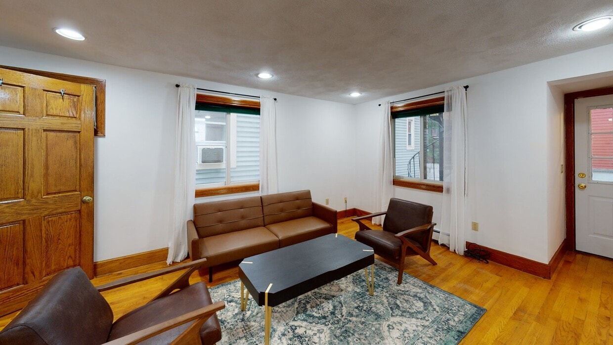 Photo - Private bedroom in 5 bed/2 bath Home