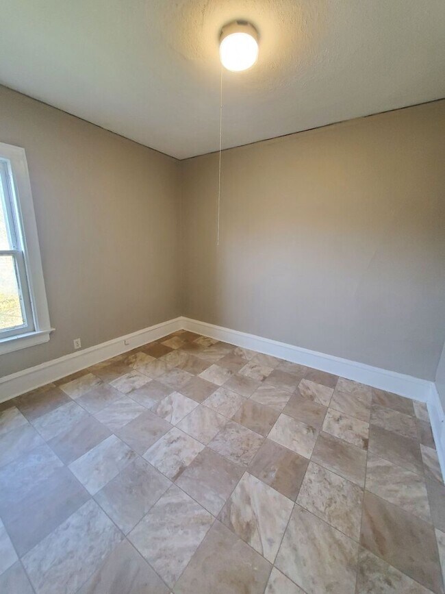 Photo - 2845-2847 N 18th St. (Duplex) Unidad 2845 Lower