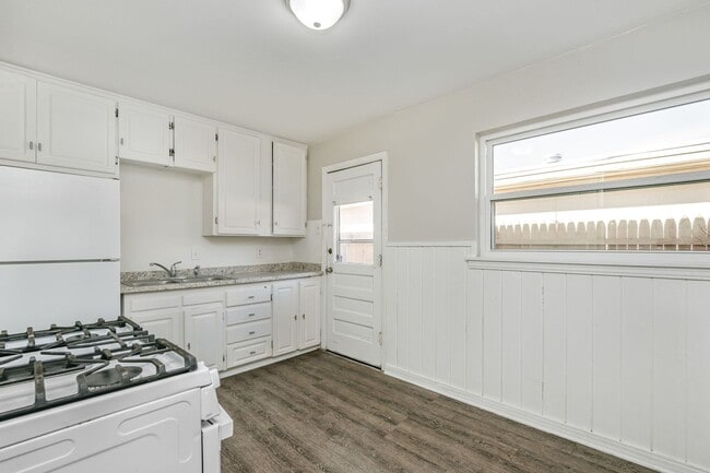 Photo - 2306 SW 8th Ave Unit 2306 SW 8th Ave #2