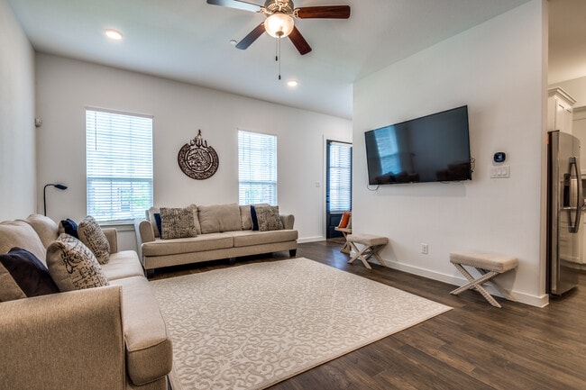 Photo - 7223 Switchgrass Rd
