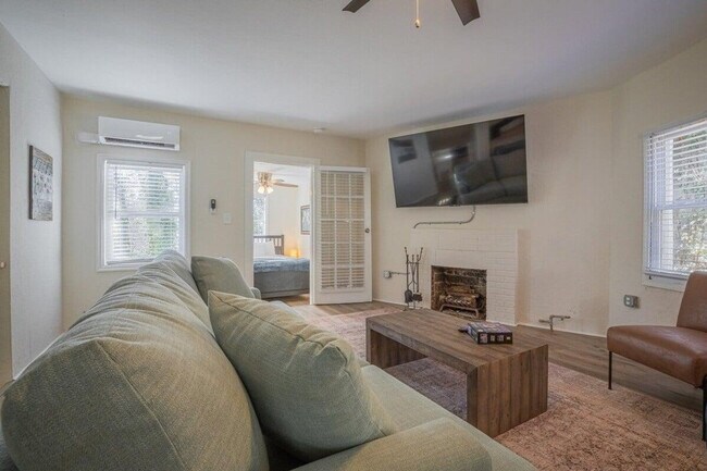 Building Photo - 838 Bobbin Mill Rd Unit ID1302848P Rental