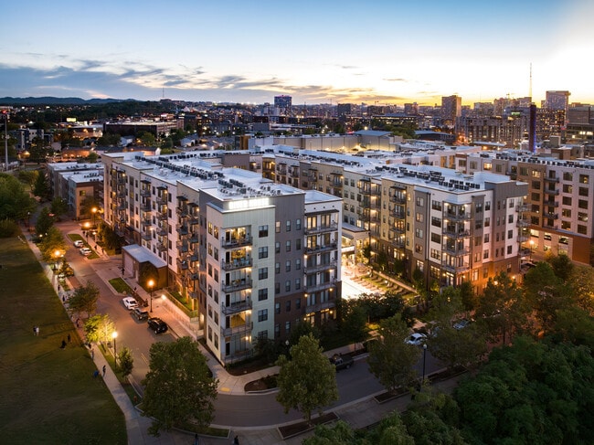 River House (TN) apartments — community photo