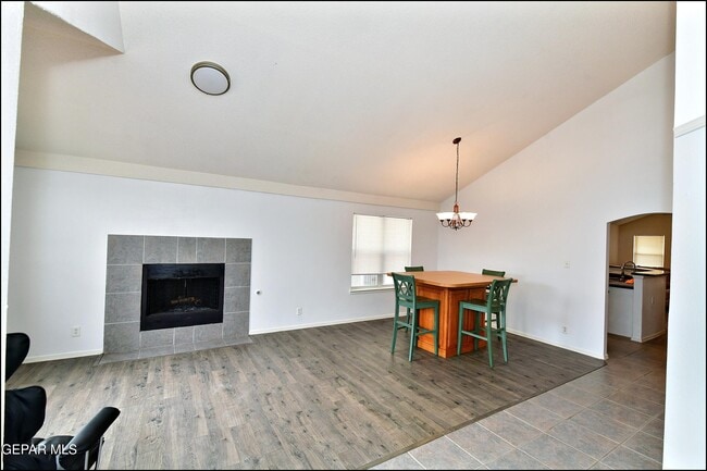 Photo - 10937 Northview Dr