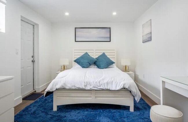 Photo - 2242 Taft St