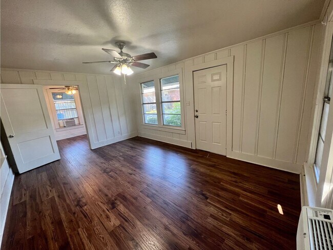 Photo - 503 Southdown Pl Unidad A