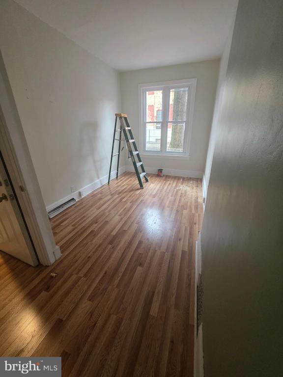 Photo - 202 S 6th St