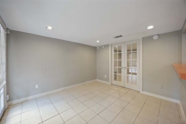 Photo - 1711 Wentworth St