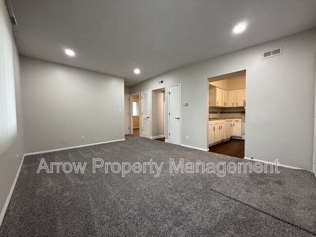 Photo - 526 S 25th St Unit 5