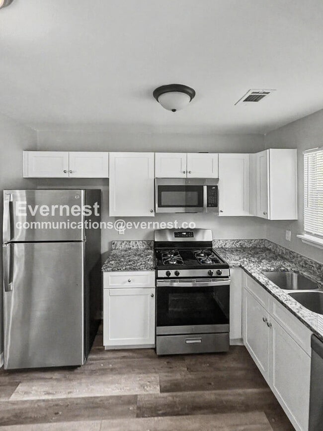 Photo - 1510 Marshall Ln SE