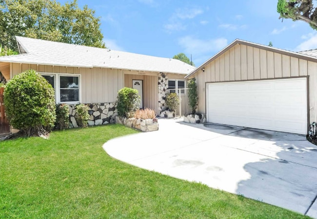 Building Photo - 10544 Densmore Ave Rental