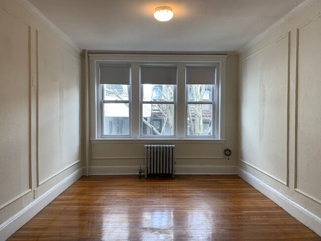 Photo - 162 Kelton St