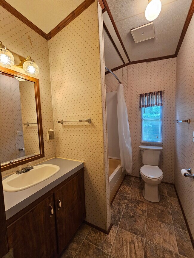 Photo - 717 Hickory Ln