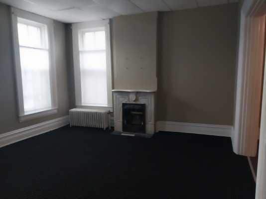 Photo - 437 W Walnut St Unit 1