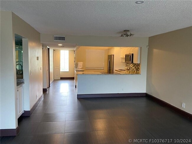 Photo - 290 Racquet Club Rd Unit 205