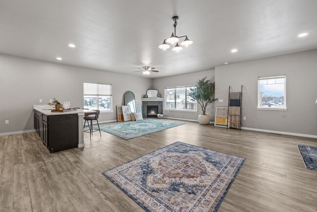 Photo - 290 Kenneth Dr