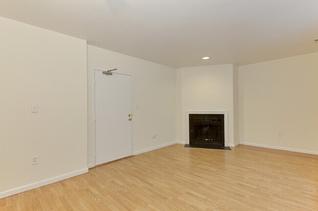 Photo - 2012 O St NW