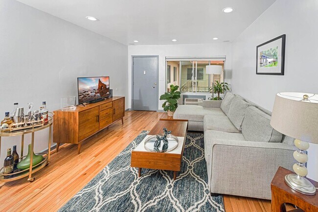 Photo - Desert Skies. Unfurnished, Long Term Unit 117