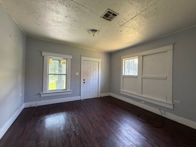 Photo - 2804 S Grand St