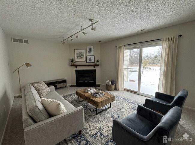 Photo - 62 Colleen Ct