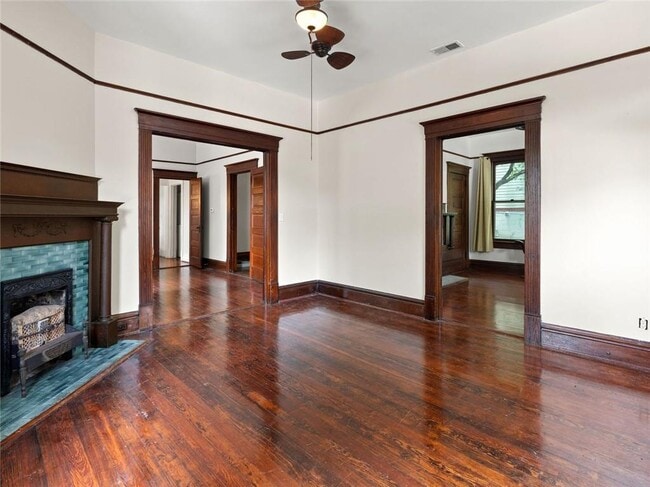 Photo - 487 Boulevard SE