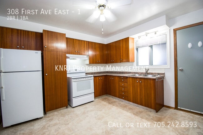 Photo - Spacious 2 Bedroom Apartment in Secure Building Unit 1