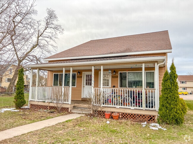 Building Photo - 2216 Longyear Ave Unit 2216 Rental
