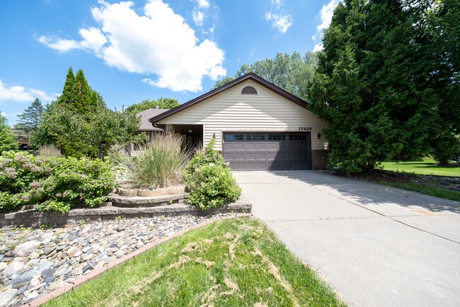 Photo - 17420 Barrington Ct House