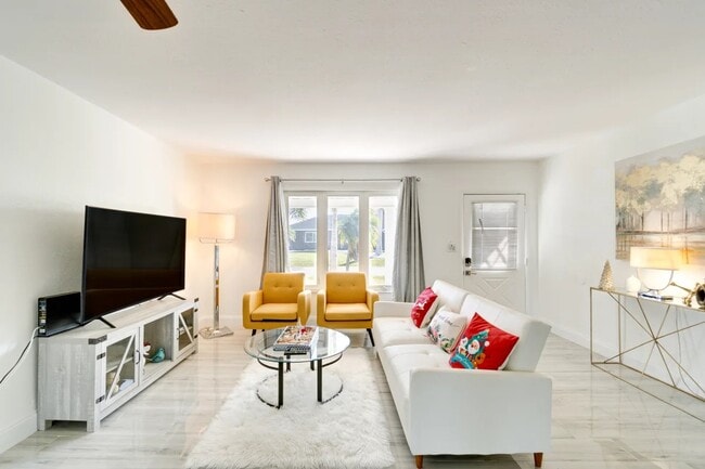 Photo - 5201 Forbes Terrace