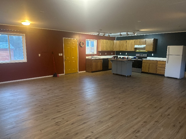 Photo - 1110 N Main Ave