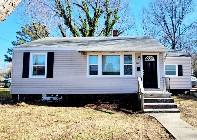 Photo - 3811 Larry St