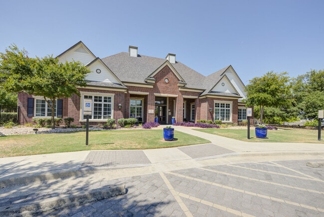 Lone Oak apartments — community photo