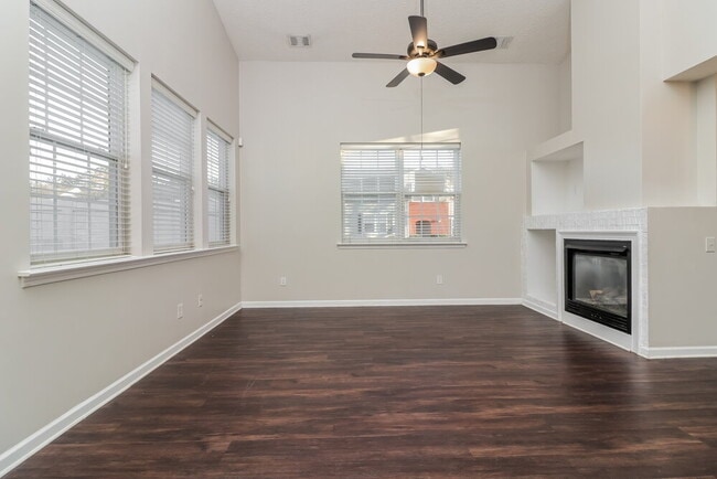 Photo - 124 Swanee Ln