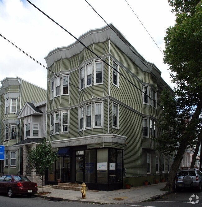 Photo - 339 Lafayette St Unit 3