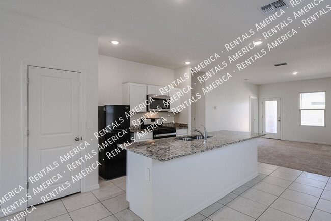 Building Photo - 5720 W Sunrise Dr