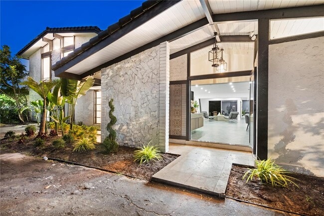 Photo - 4322 Polk St